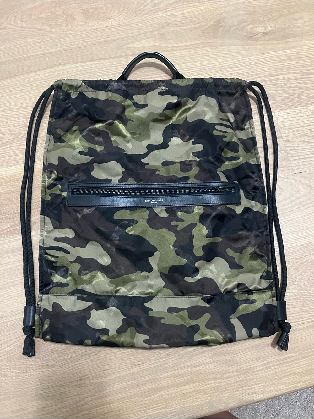 MICHAEL KORS MENS Kent
Camouflage Nylon Drawstring
Backpack